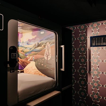 Capsule Hotel - Lucerne Old Town 외부 사진