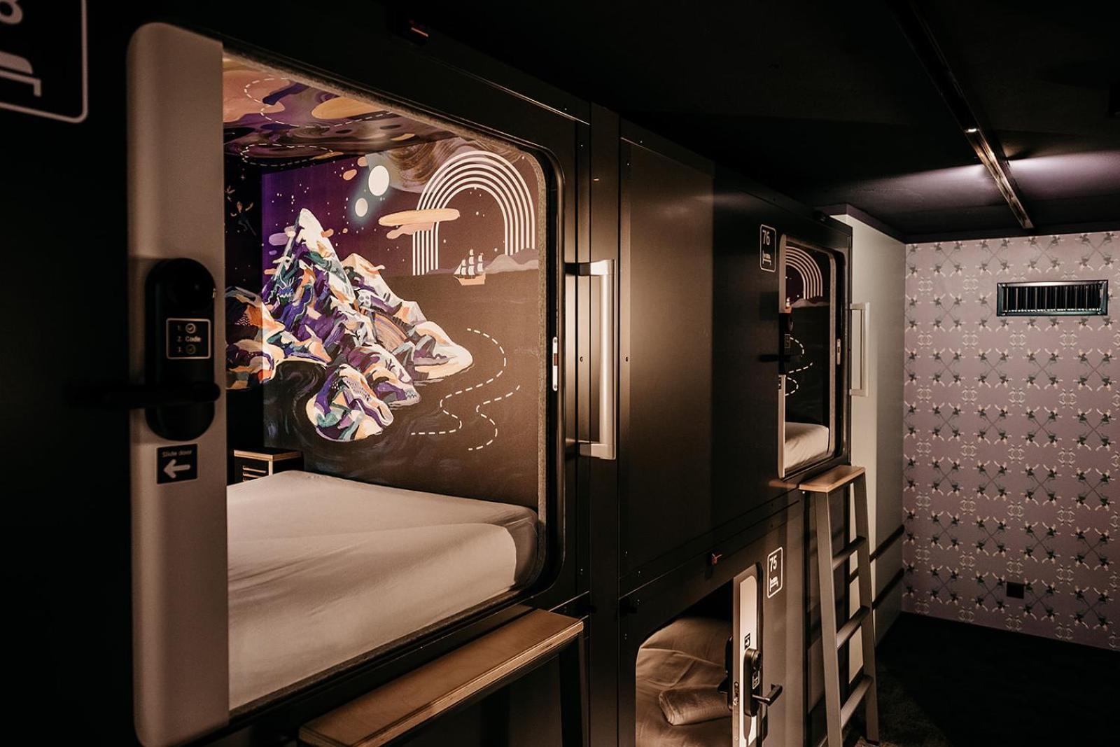 Capsule Hotel - Lucerne Old Town 외부 사진