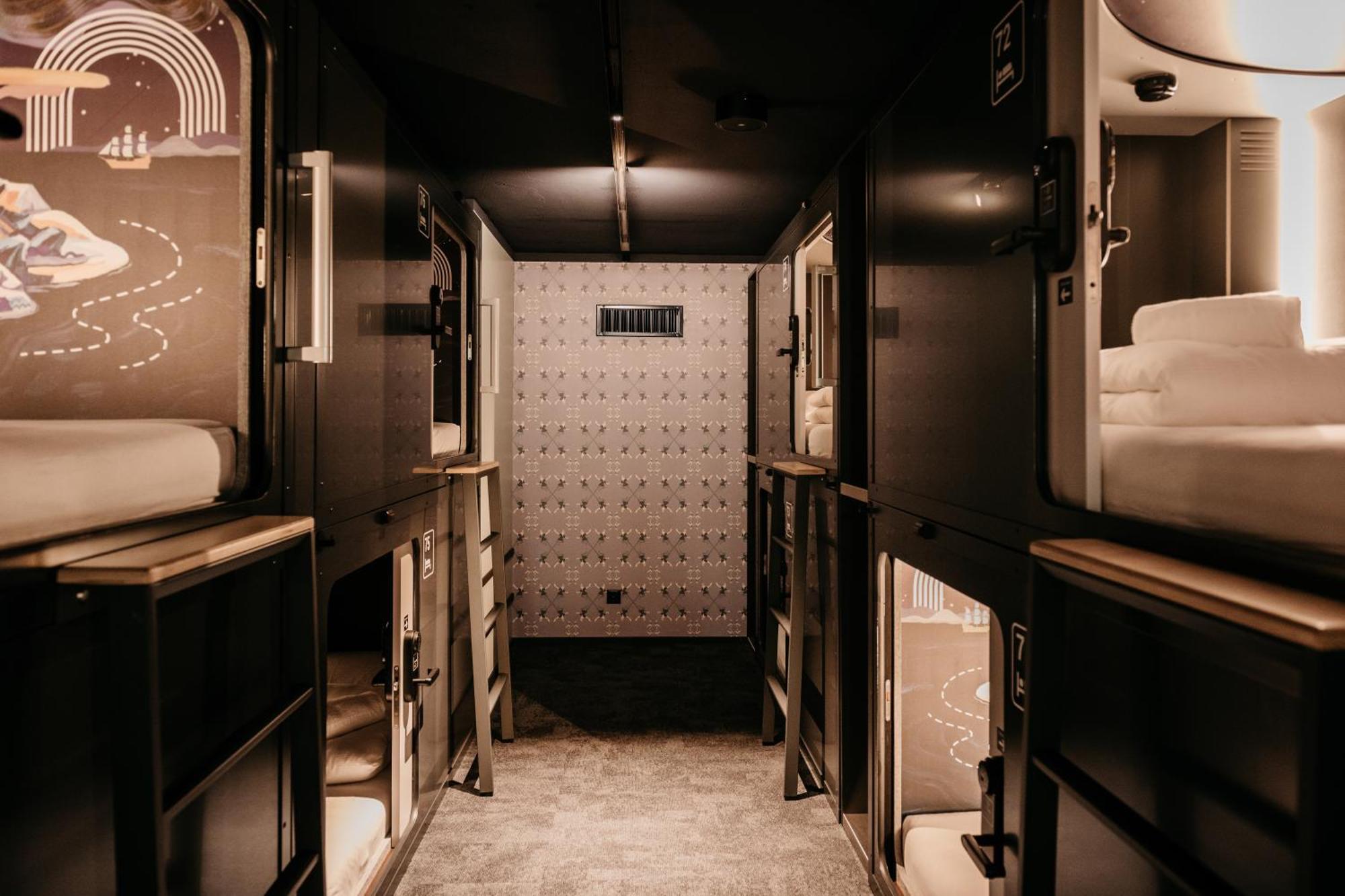 Capsule Hotel - Lucerne Old Town 외부 사진