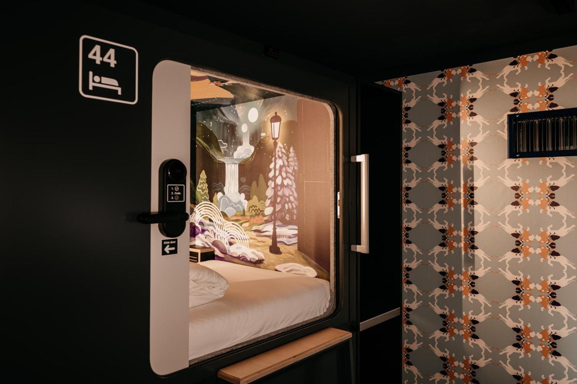 Capsule Hotel - Lucerne Old Town 외부 사진