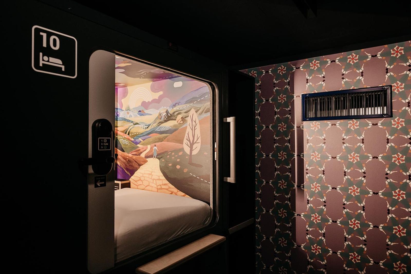 Capsule Hotel - Lucerne Old Town 외부 사진